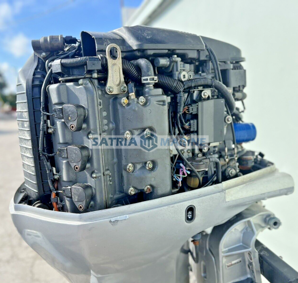 2002 Honda 200HP Outboard Motor 4 Stroke 25″ Shaft - Image 6