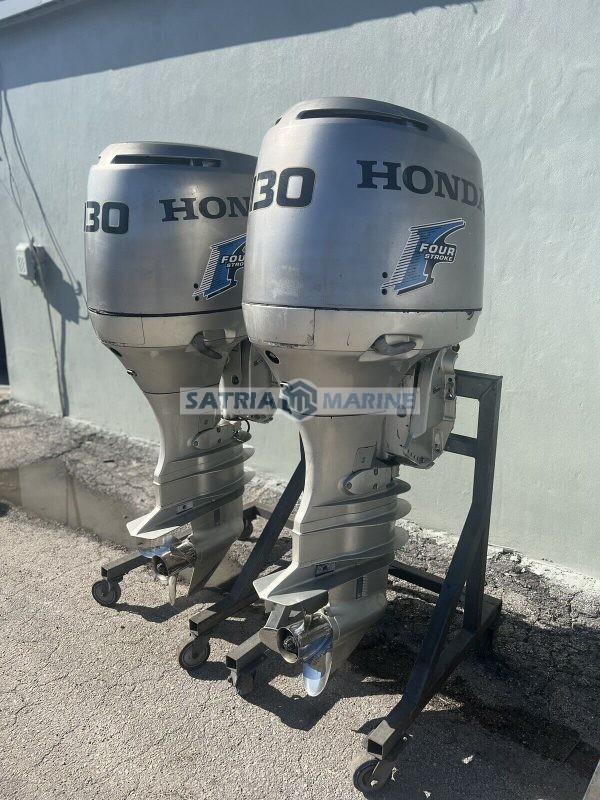 2002 Pair Honda 130HP Outboard Motor 4 Stroke 25" Shaft - Image 5