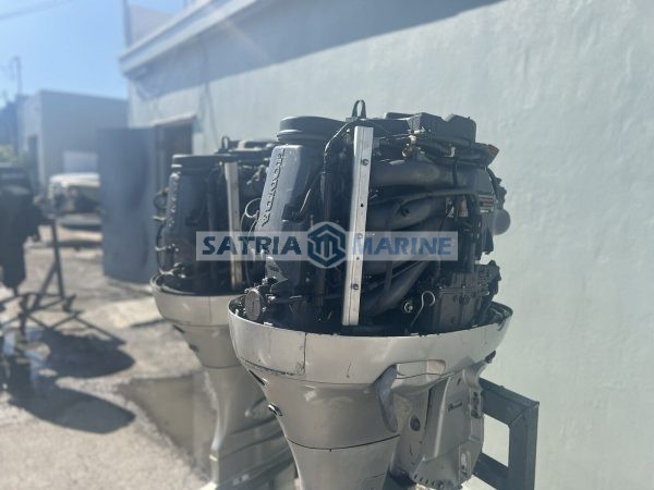 2002 Pair Honda 130HP Outboard Motor 4 Stroke 25" Shaft - Image 8