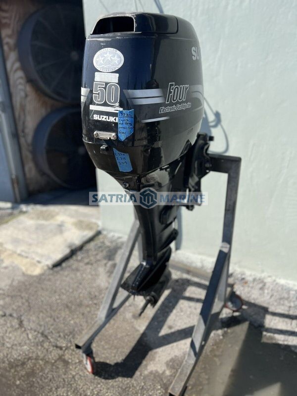 2002 Suzuki 50HP Outboard Motor 2 Stroke 20" Shaft