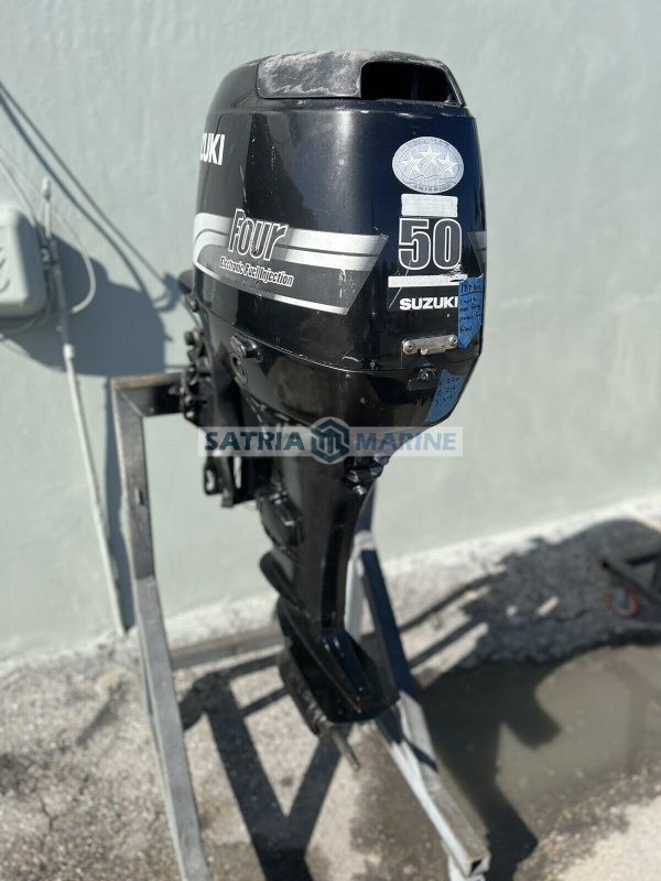 2002 Suzuki 50HP Outboard Motor 2 Stroke 20" Shaft - Image 3