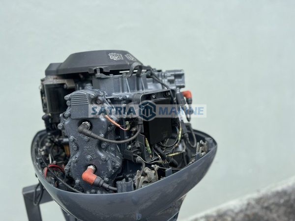 2002 Yamaha 115HP Outboard Motor 2 Stroke 20" Shaft - Image 5