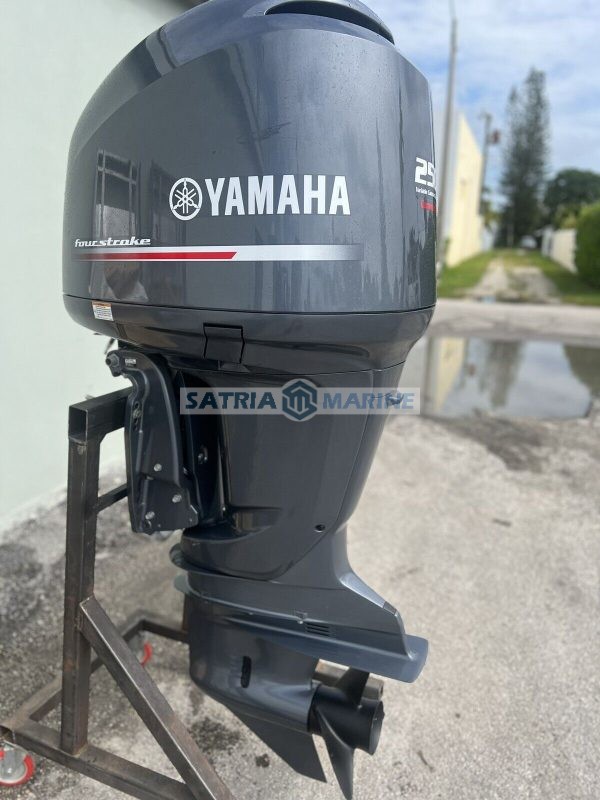2021 Yamaha 250HP Outboard Motor 4 Stroke 25" Shaft - Image 7
