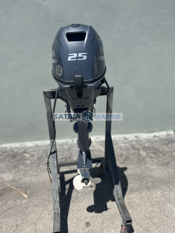 2022 Yamaha 25HP Outboard Motor 4 Stroke 20" Shaft