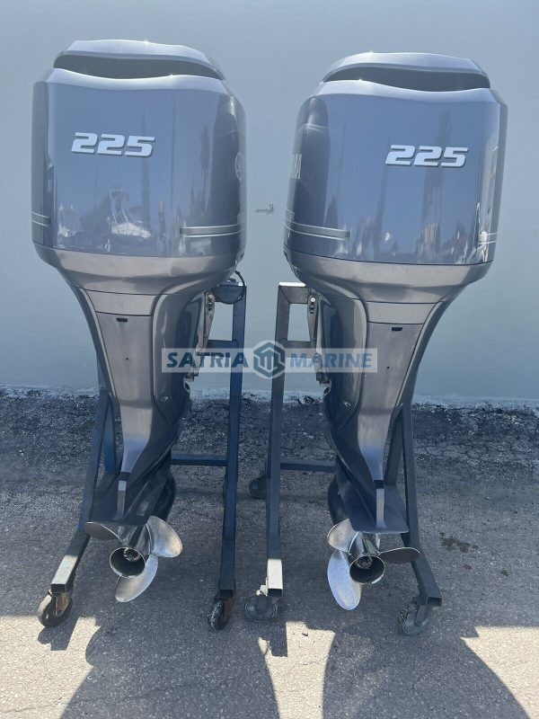 Pair of 2002 Yamaha 225HP Outboard Motors 4 Stroke 25" Shaft