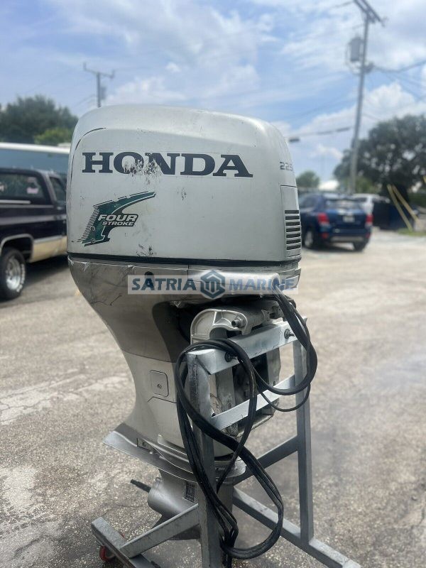 2003 225HP HONDA FOUR STROKE OUTBOARD MOTOR WITH 25" SHAFT