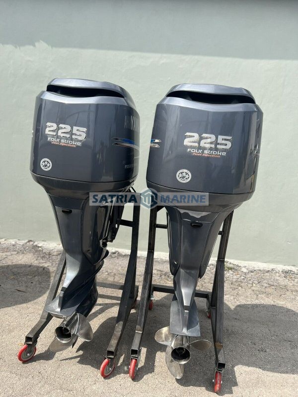 2003 PAIR 225HP 225 HP YAMAHA FOUR STROKE OUTBOARD MOTORS F225