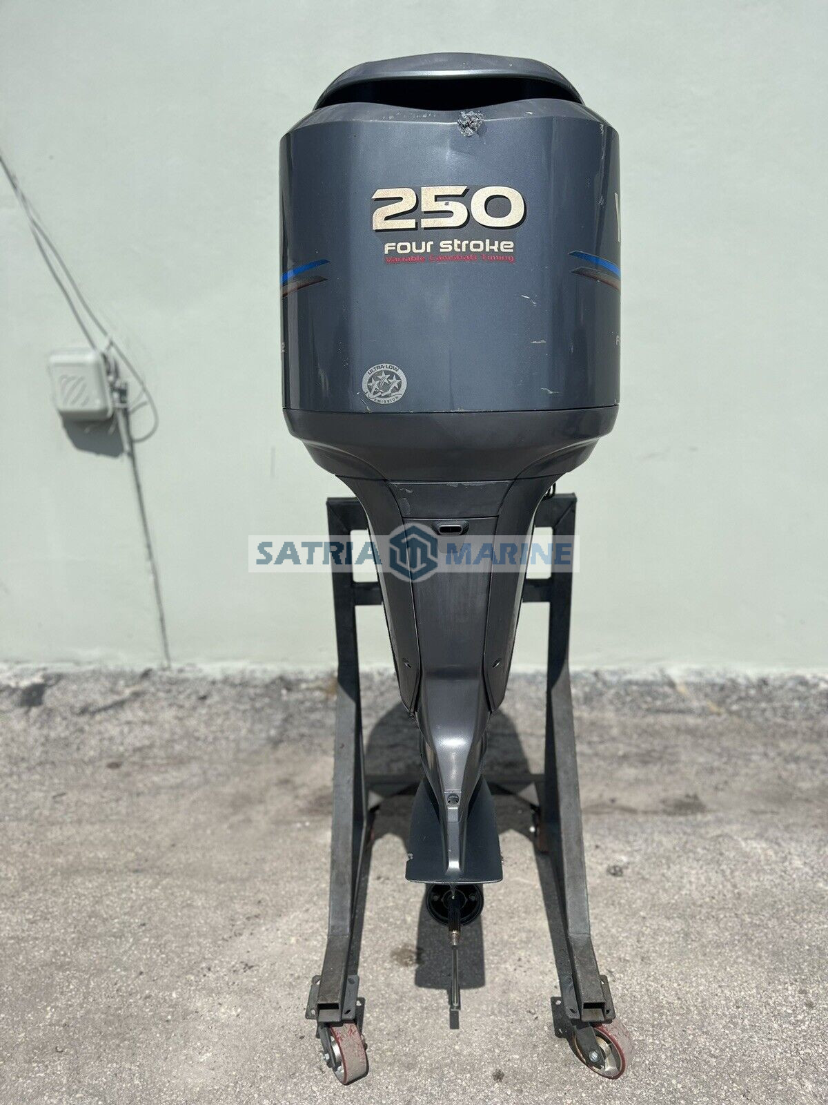 2005 250HP Yamaha Four Stroke Outboard Motor