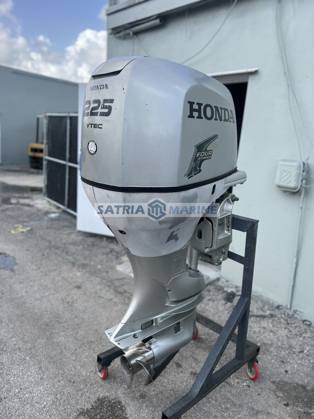 2006 Honda 225HP Four Stroke Outboard motor