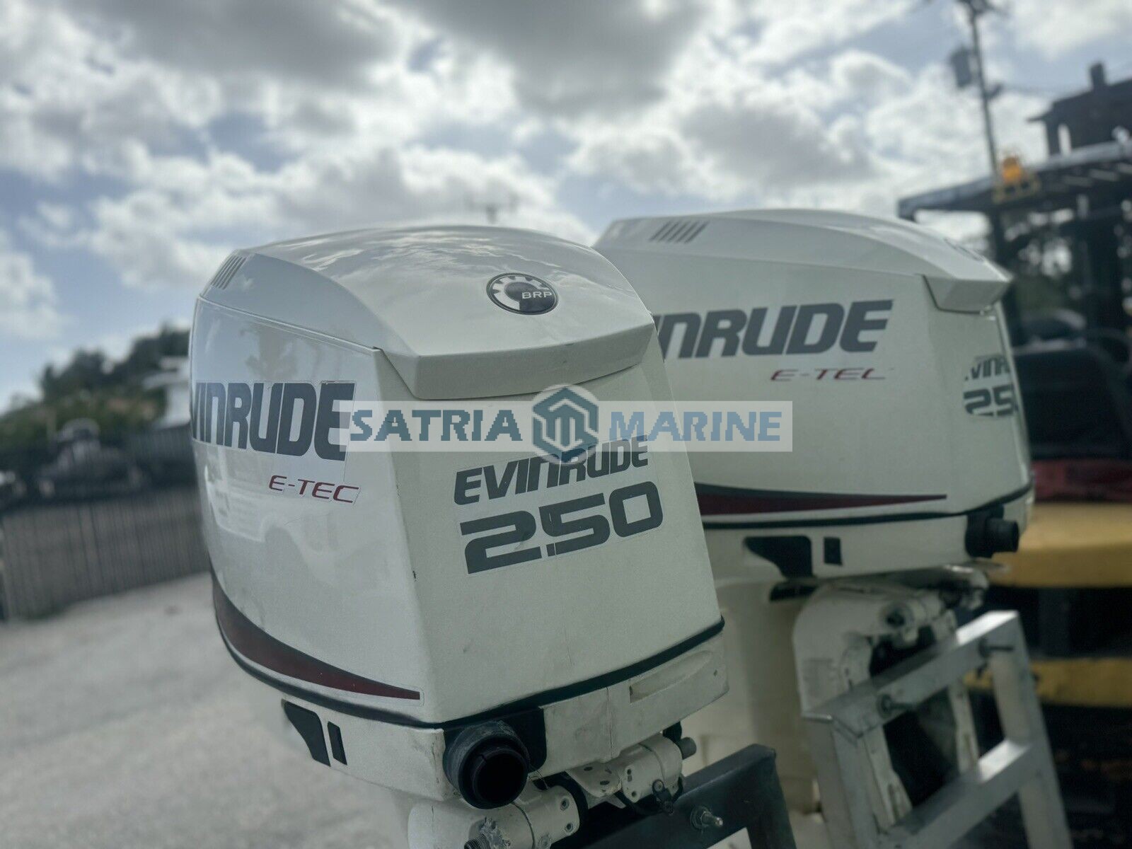 2014 PAIR 250Hp Evinrude E-TEC Outboard Motor