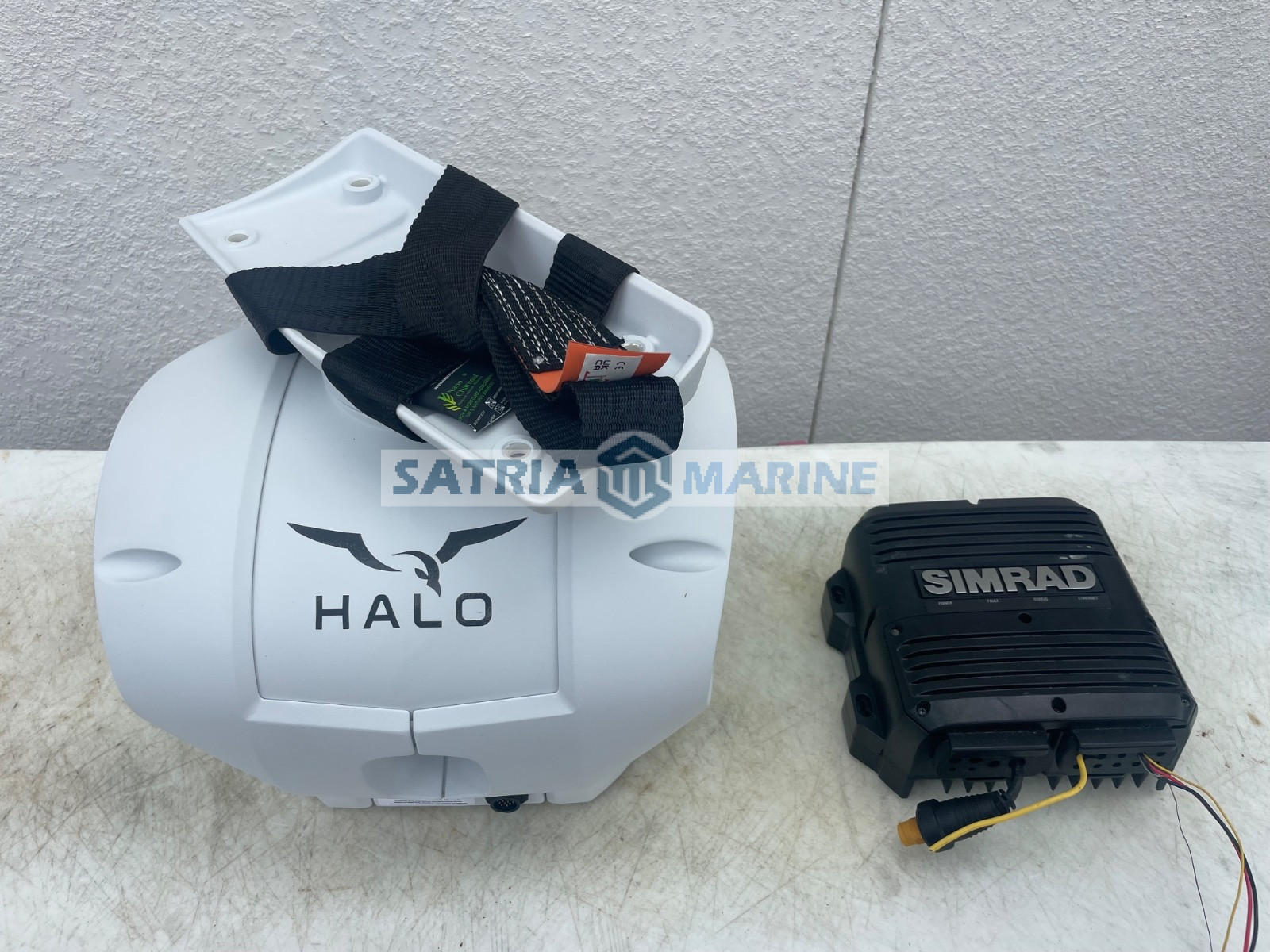 Simrad Halo 3000 Marine Radar and RI 50 Power supply